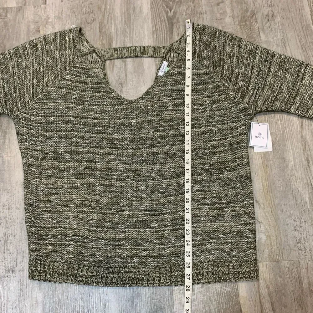 NWT SUSINA Olive green/white knit Deep V-Neck Strap Back Sweater Size 1X